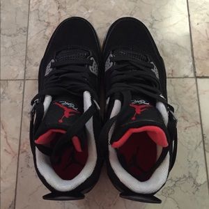 Air Jordan Retro 4